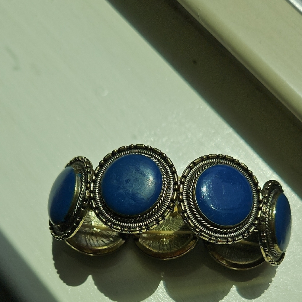 Elegant Blue and Silver Women's Bracelet